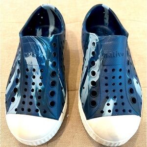 Native Shoes Jefferson Blue Marbled Toddler Size 9!